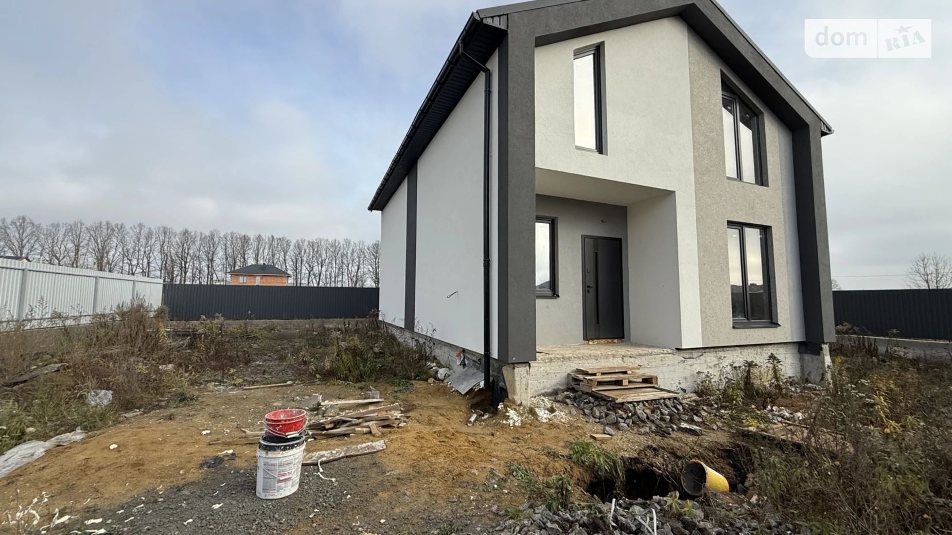 Продается дом на 2 этажа 120 кв. м с камином, цена: 94999 $ - фото 2