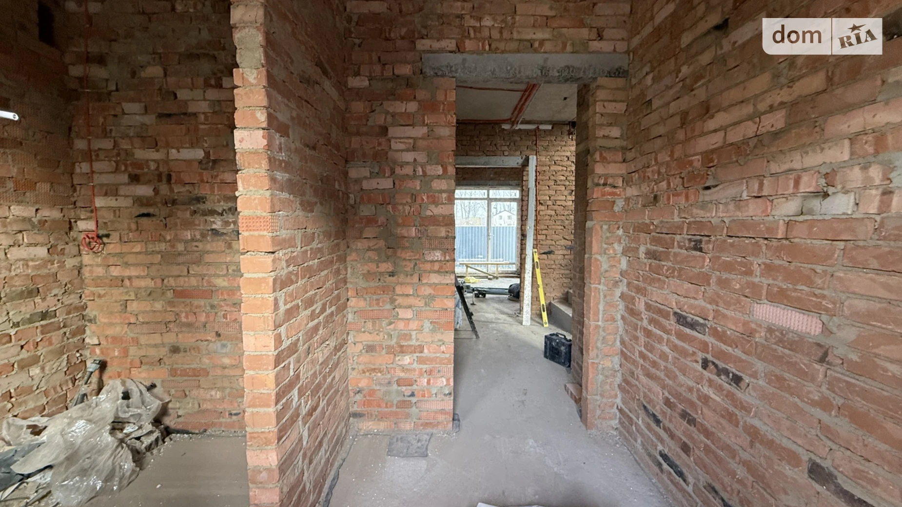 Продается дом на 2 этажа 120 кв. м с камином, цена: 94999 $ - фото 3