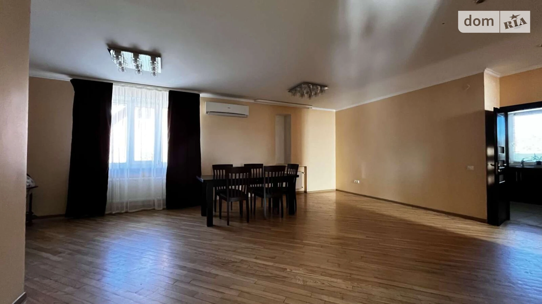 Продается дом на 3 этажа 230 кв. м с бассейном, цена: 300000 $ - фото 5