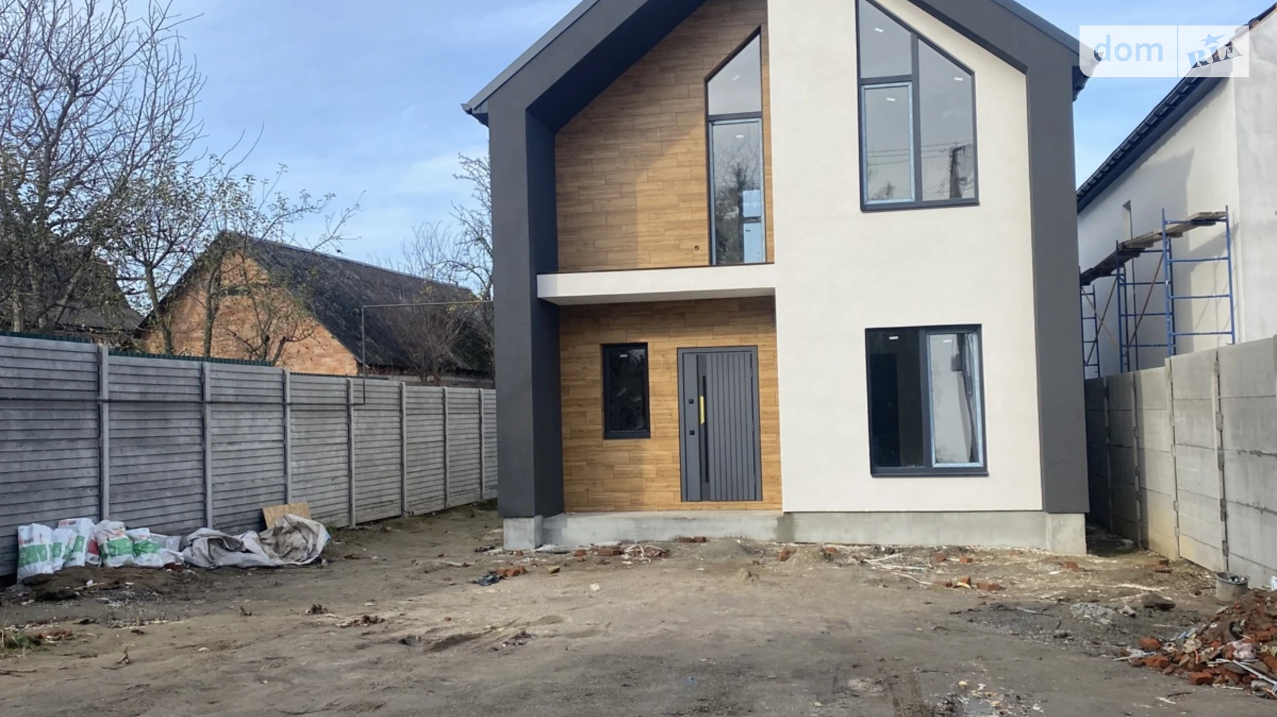 Продается дом на 2 этажа 120 кв. м с верандой, цена: 100000 $ - фото 2