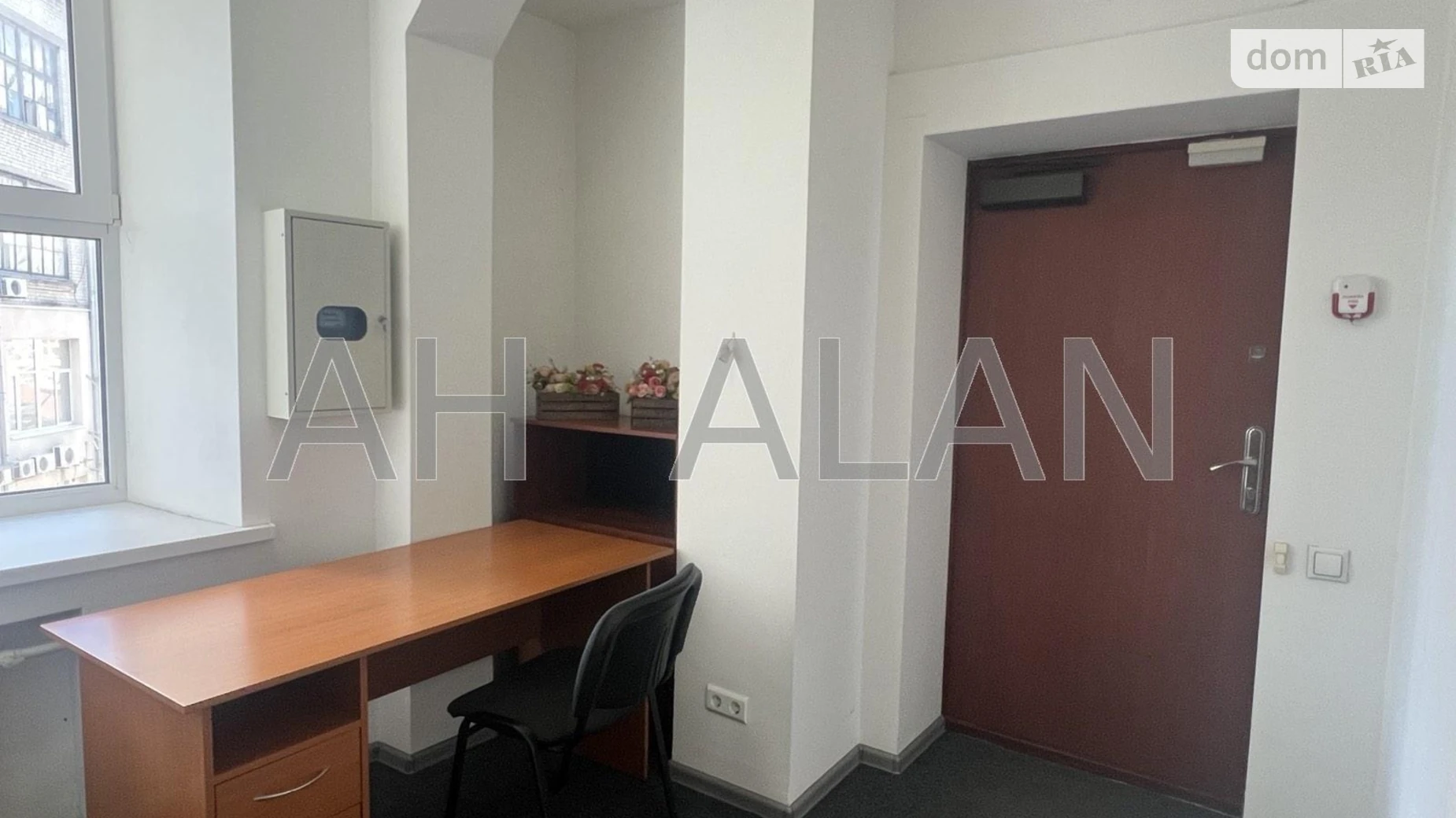 Сдается в аренду офис 68.75 кв. м в бизнес-центре, цена: 17188 грн - фото 2