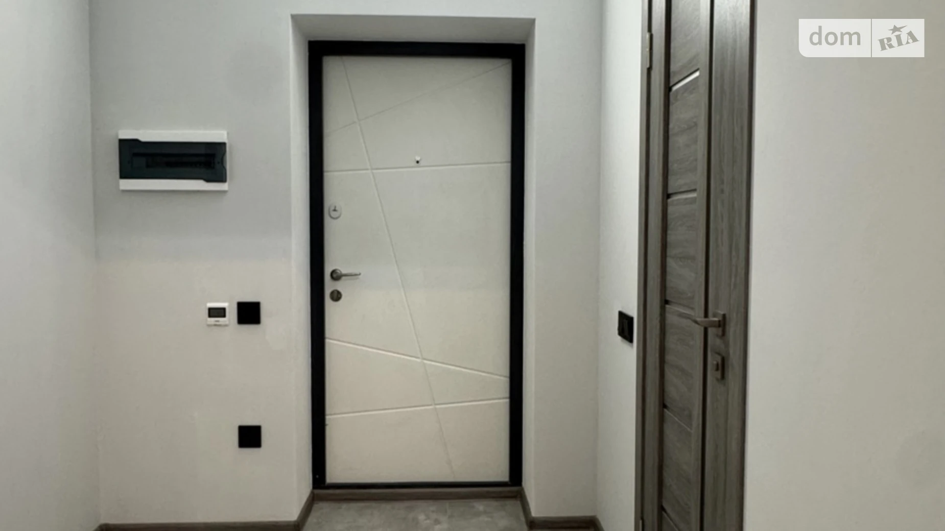 1-комнатная квартира 44 кв. м в Луцке, ул. Владимира Ивасюка(Даньшина) - фото 2