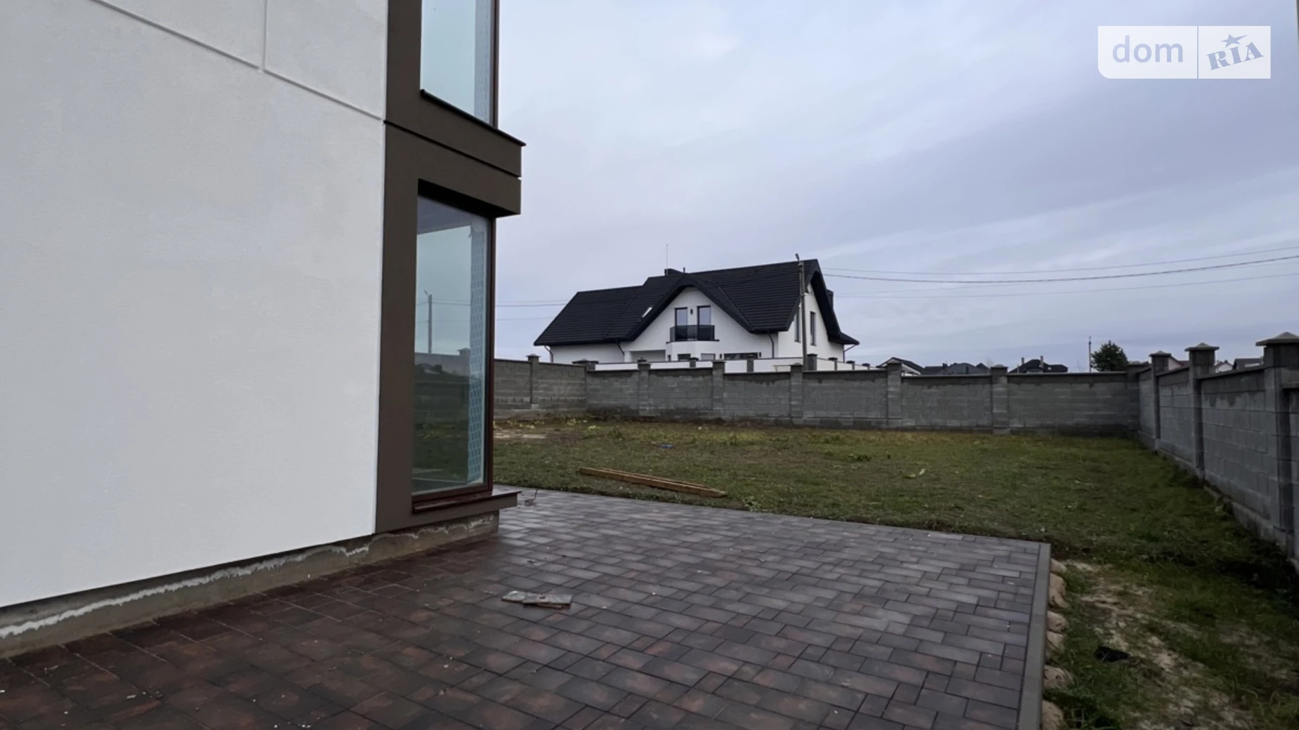 Продается дом на 2 этажа 160 кв. м с бассейном, цена: 155000 $ - фото 2