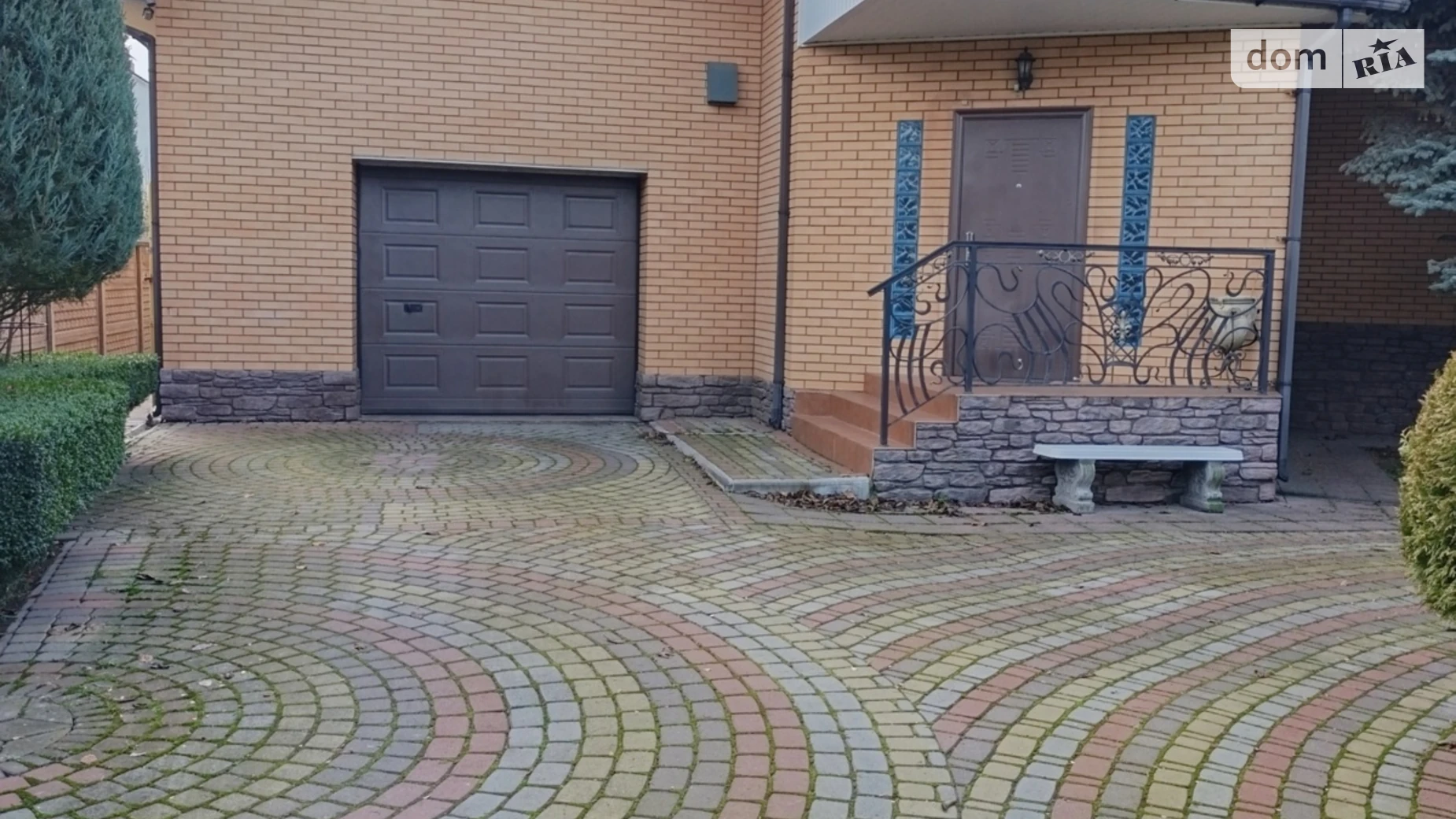 Продается дом на 2 этажа 244 кв. м с баней/сауной, цена: 420000 $ - фото 2