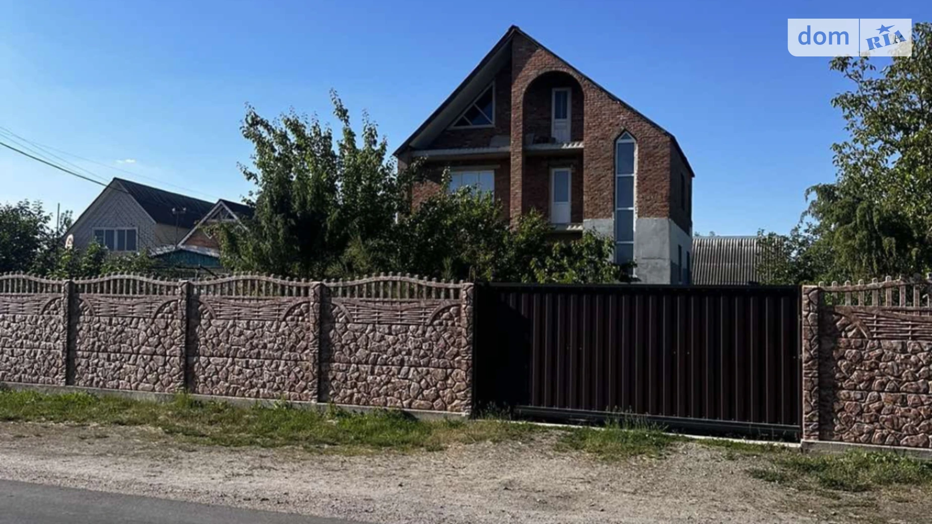 Продается дом на 2 этажа 134.5 кв. м с бассейном, цена: 95000 $ - фото 2