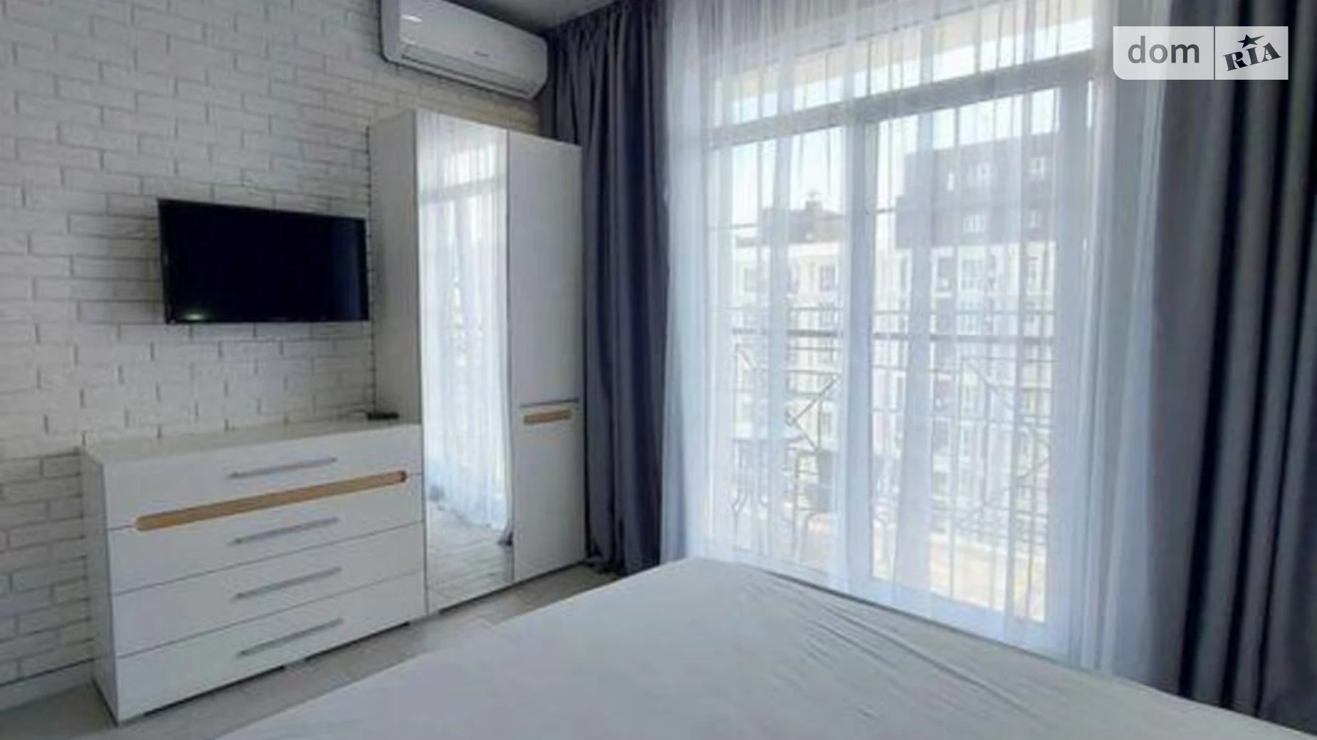 Продается 1-комнатная квартира 40 кв. м в Киеве, ул. Михаила Максимовича, 26В - фото 2