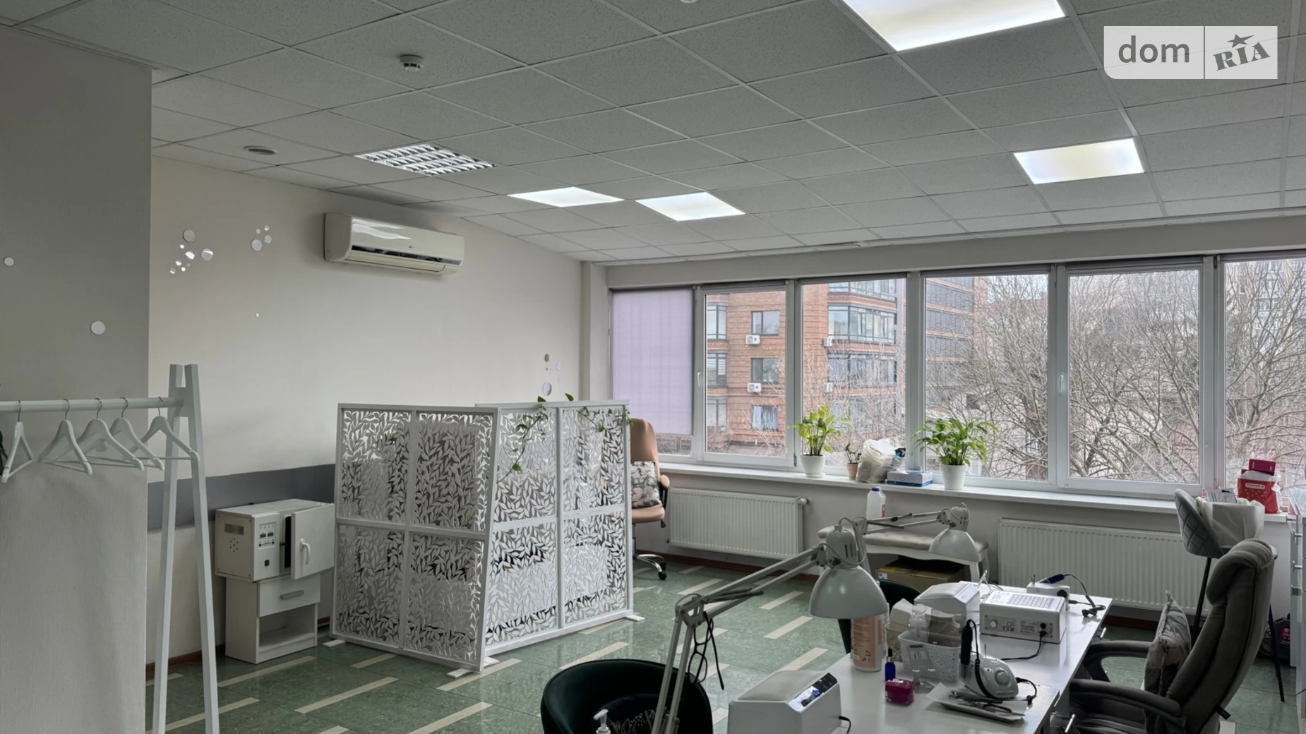 Сдается в аренду офис 47.2 кв. м в бизнес-центре, цена: 10150 грн - фото 2