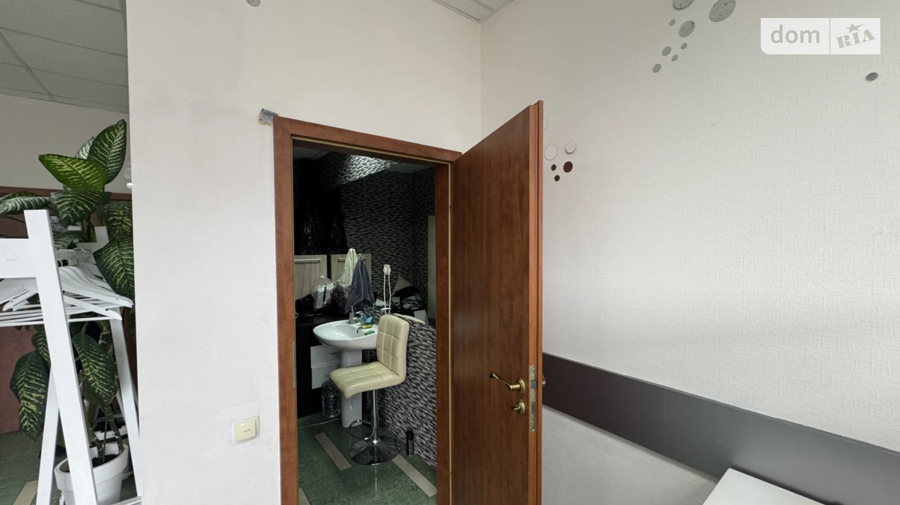 Сдается в аренду офис 47.2 кв. м в бизнес-центре, цена: 10150 грн - фото 5