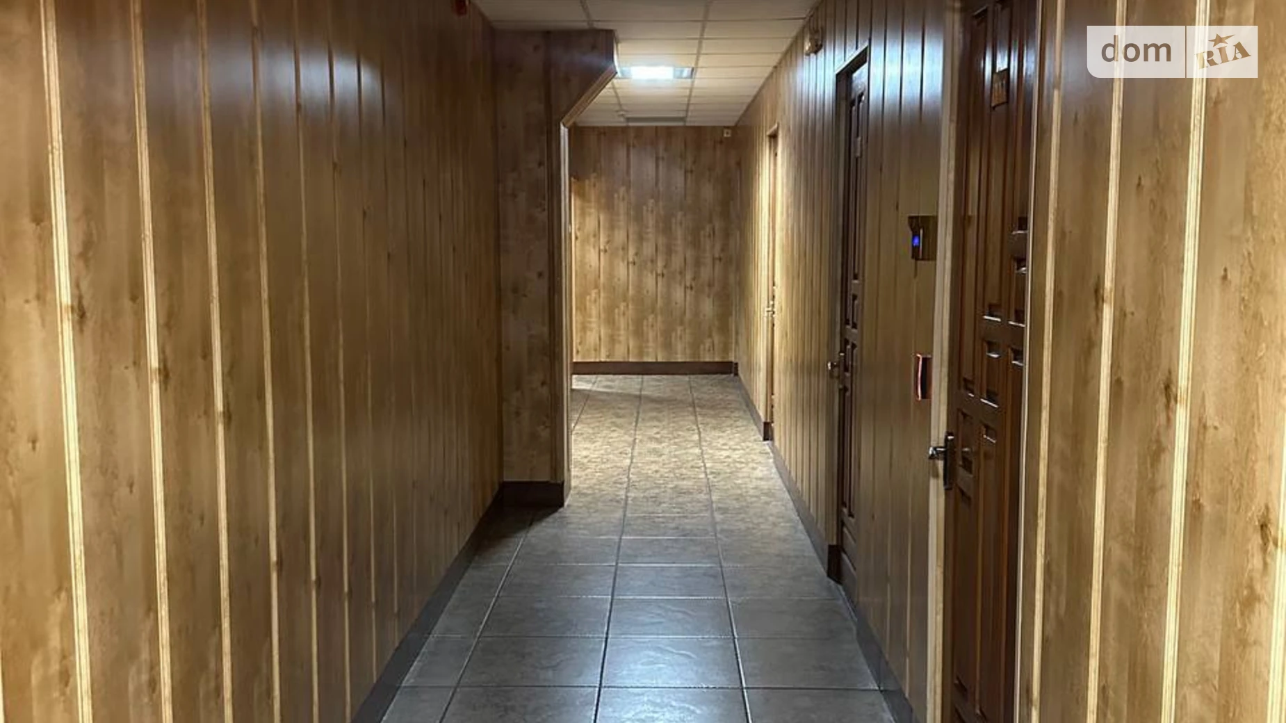 Продается офис 3816 кв. м в бизнес-центре, цена: 2289600 $ - фото 2