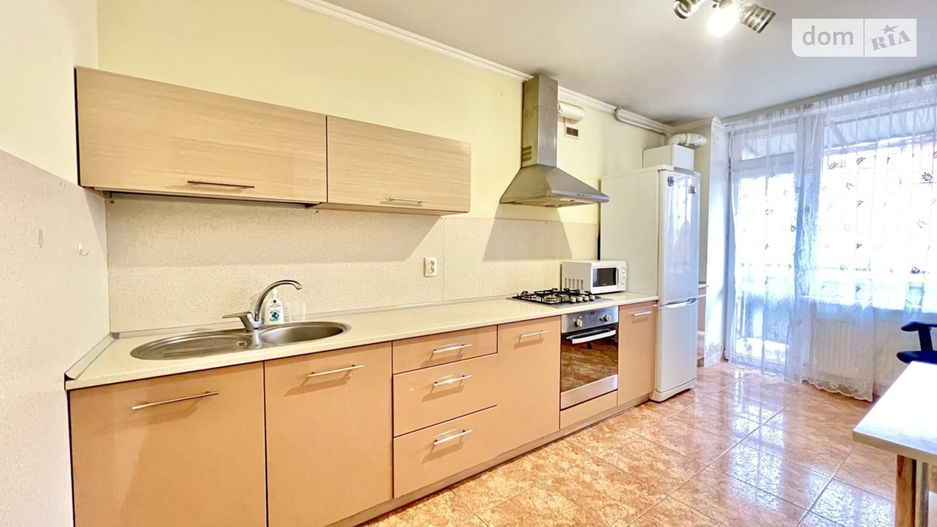 2-комнатная квартира 70 кв. м в Тернополе, ул. Хмельницкого Богдана - фото 3