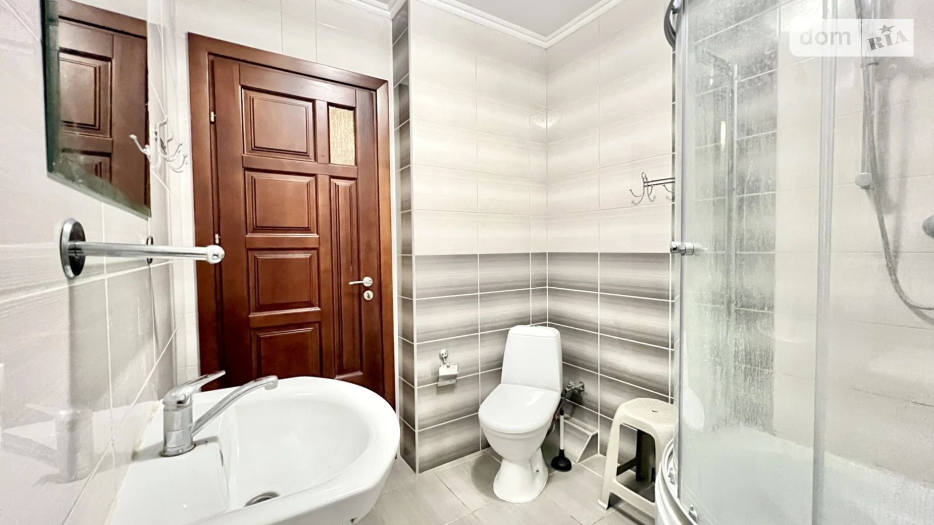 2-комнатная квартира 70 кв. м в Тернополе, ул. Хмельницкого Богдана - фото 4