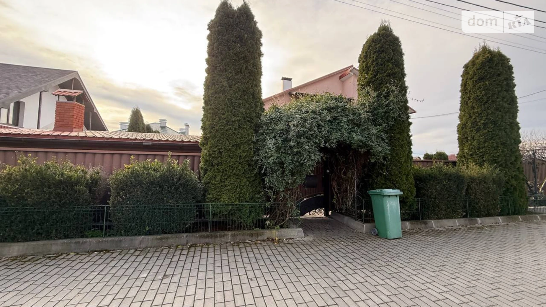 Продается дом на 2 этажа 219.4 кв. м с бассейном, цена: 219000 $ - фото 3