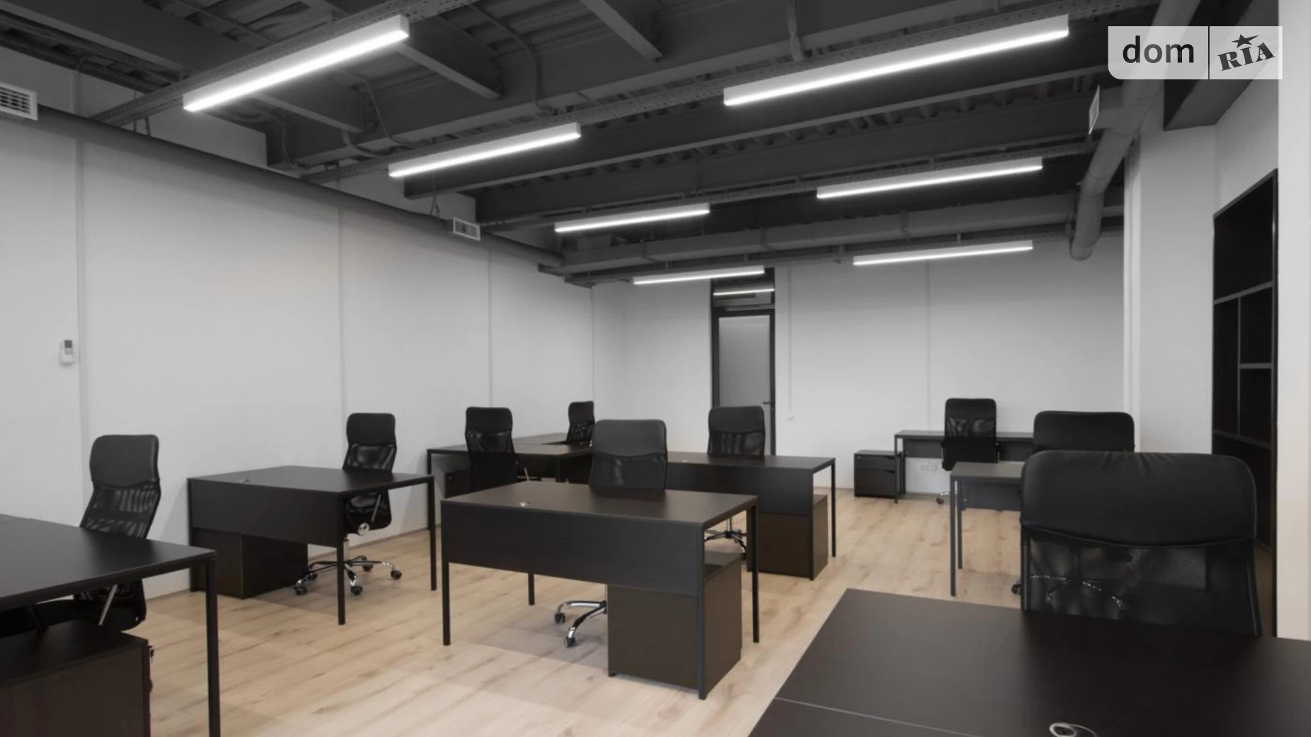 Сдается в аренду офис 68 кв. м в бизнес-центре, цена: 1500 $ - фото 3