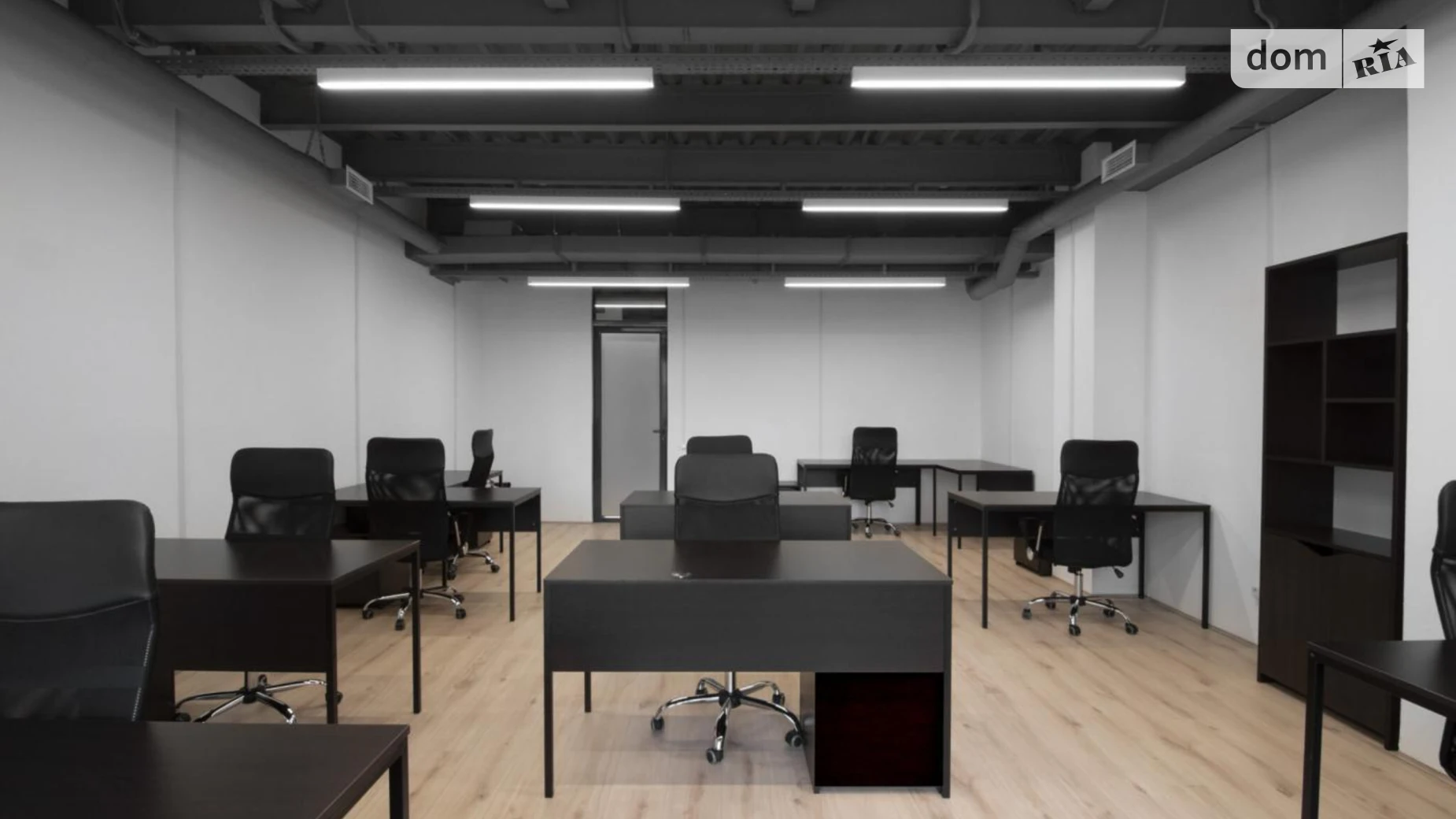 Сдается в аренду офис 68 кв. м в бизнес-центре, цена: 1500 $ - фото 2