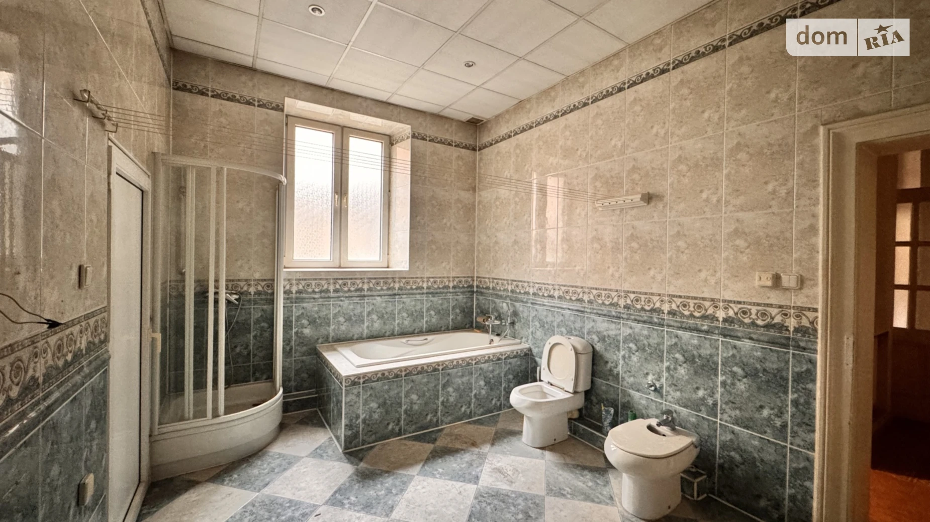 Продается 4-комнатная квартира 157.1 кв. м в, цена: 294000 $ - фото 2