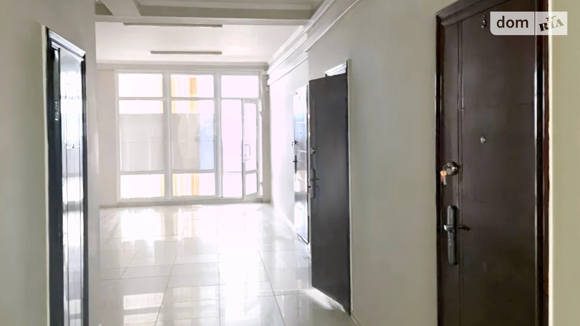 Сдается в аренду офис 305 кв. м в бизнес-центре, цена: 1400 € - фото 3