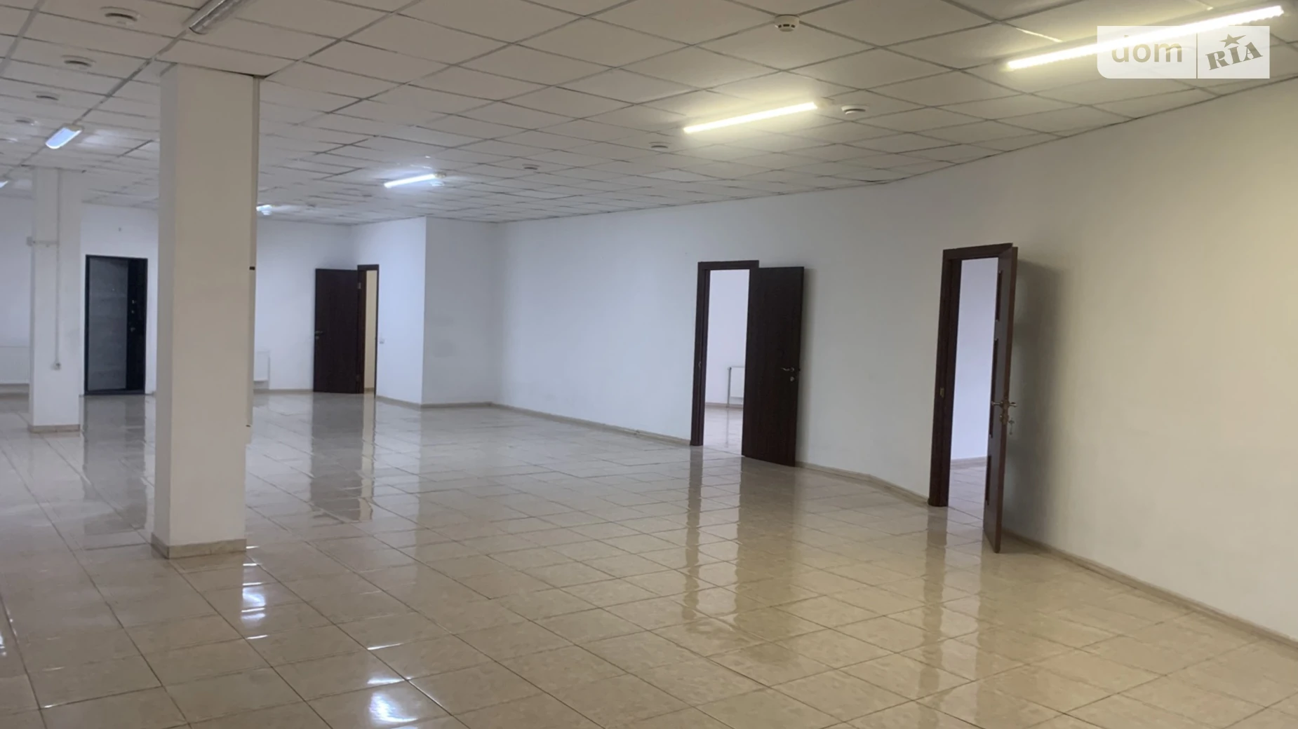 Сдается в аренду офис 225 кв. м в бизнес-центре, цена: 50000 грн - фото 2