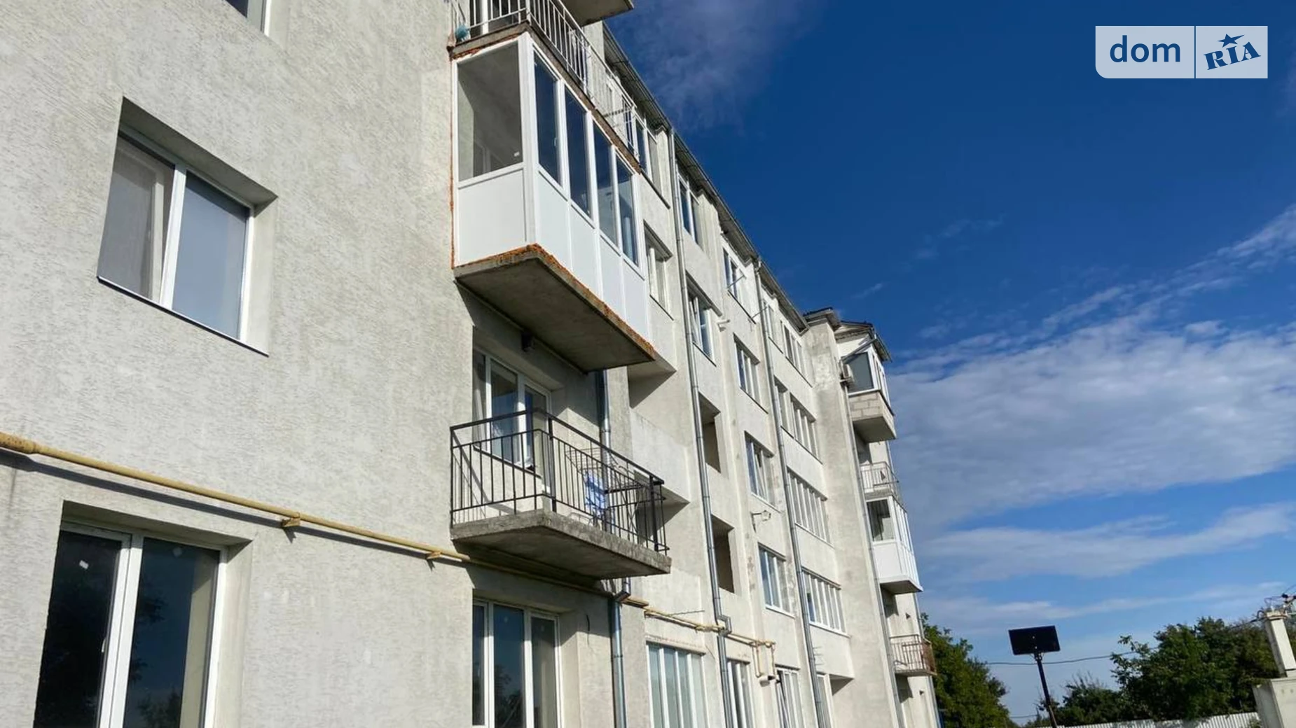 Продается 3-комнатная квартира 98.2 кв. м в Зборове, ул. Мира, 11 - фото 2