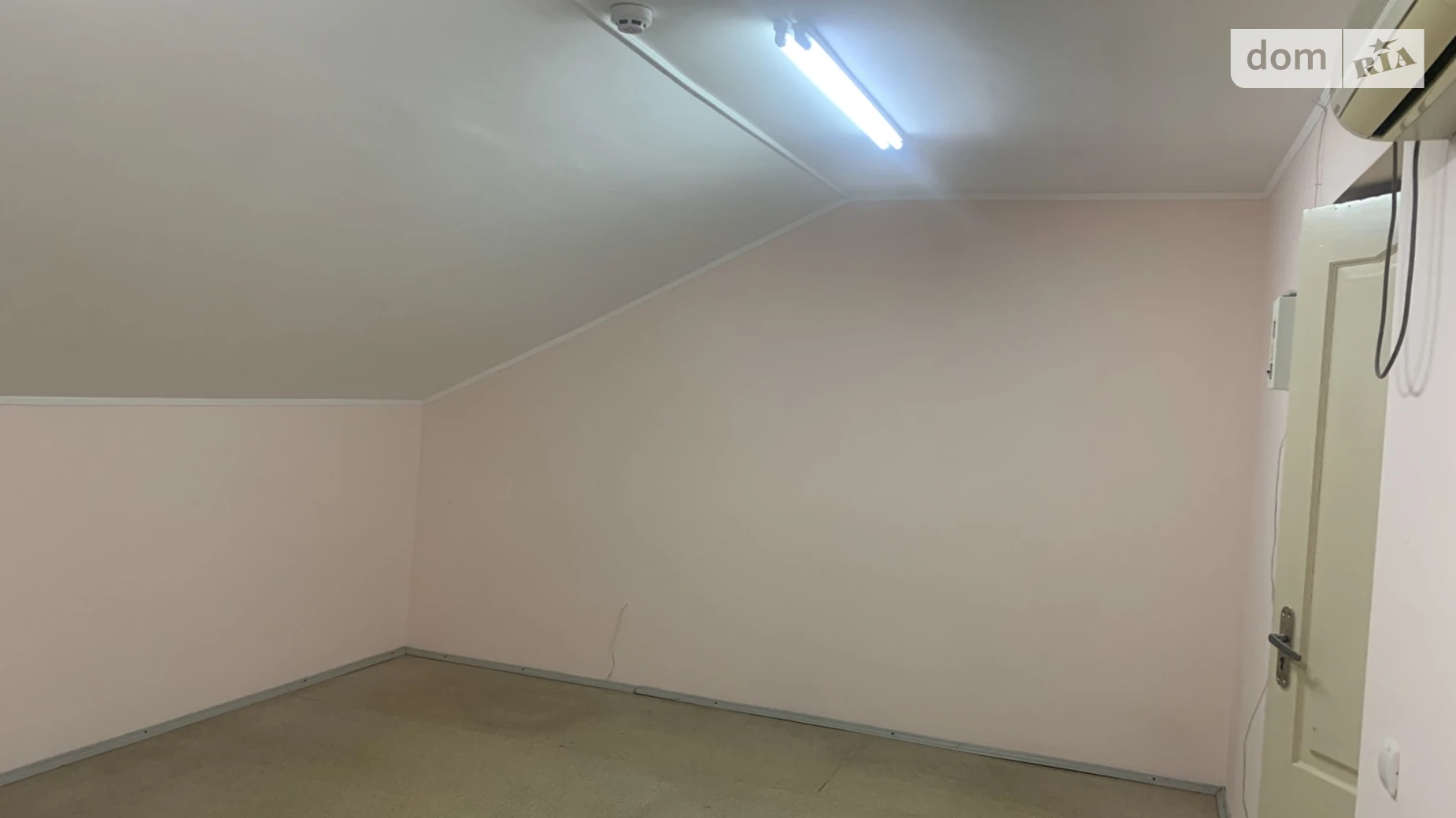 Сдается в аренду офис 28 кв. м в бизнес-центре, цена: 5500 грн - фото 4