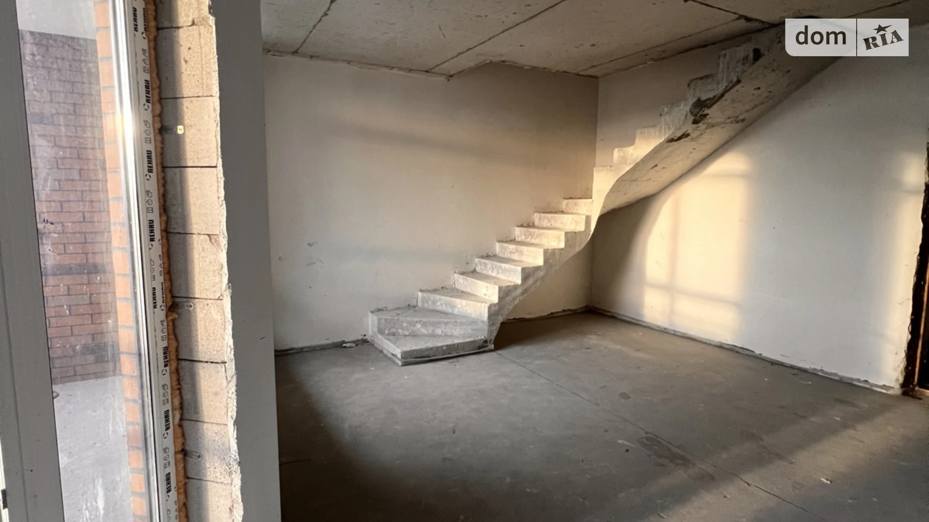 Продается 3-комнатная квартира 107.9 кв. м в Ирпене, ул. Ольги Кобылянской(Достоевского), 1В/23 - фото 2