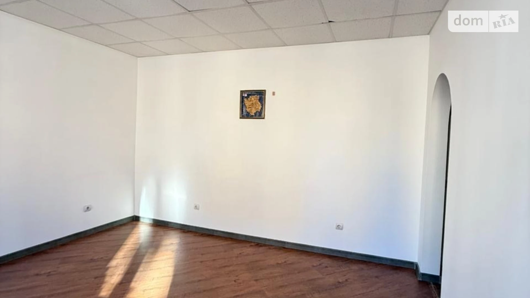 Сдается в аренду офис 33 кв. м в бизнес-центре, цена: 12000 грн - фото 2