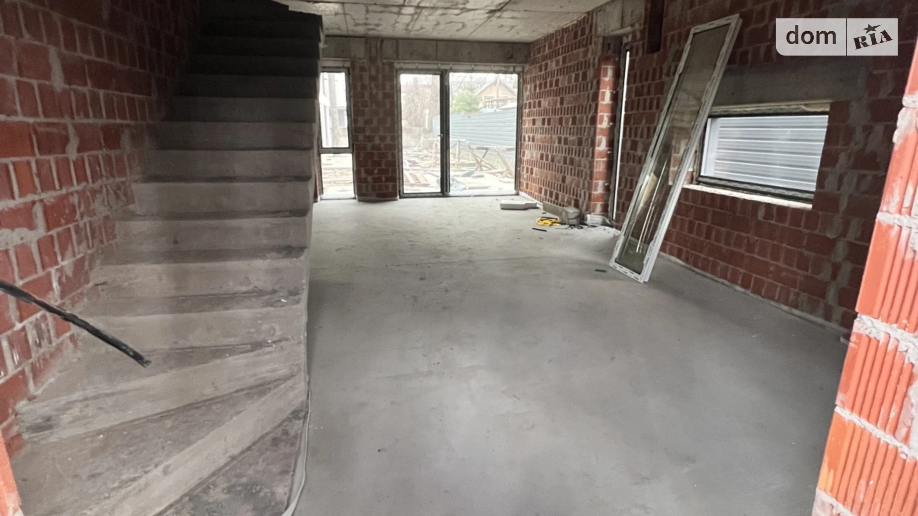 Продается дом на 2 этажа 107 кв. м с бассейном, цена: 130000 $ - фото 4