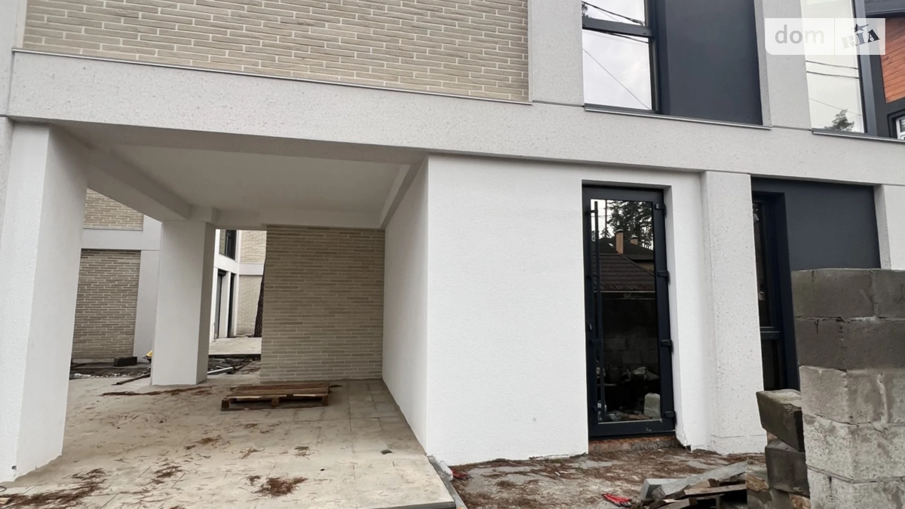 Продается дом на 2 этажа 107 кв. м с бассейном, цена: 130000 $ - фото 3