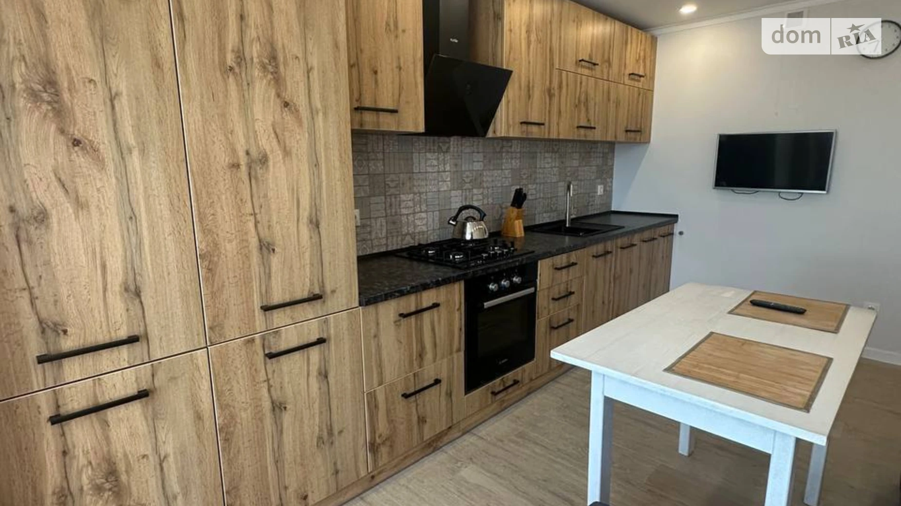 1-комнатная квартира 50 кв. м в Тернополе, ул. Белогорская - фото 2