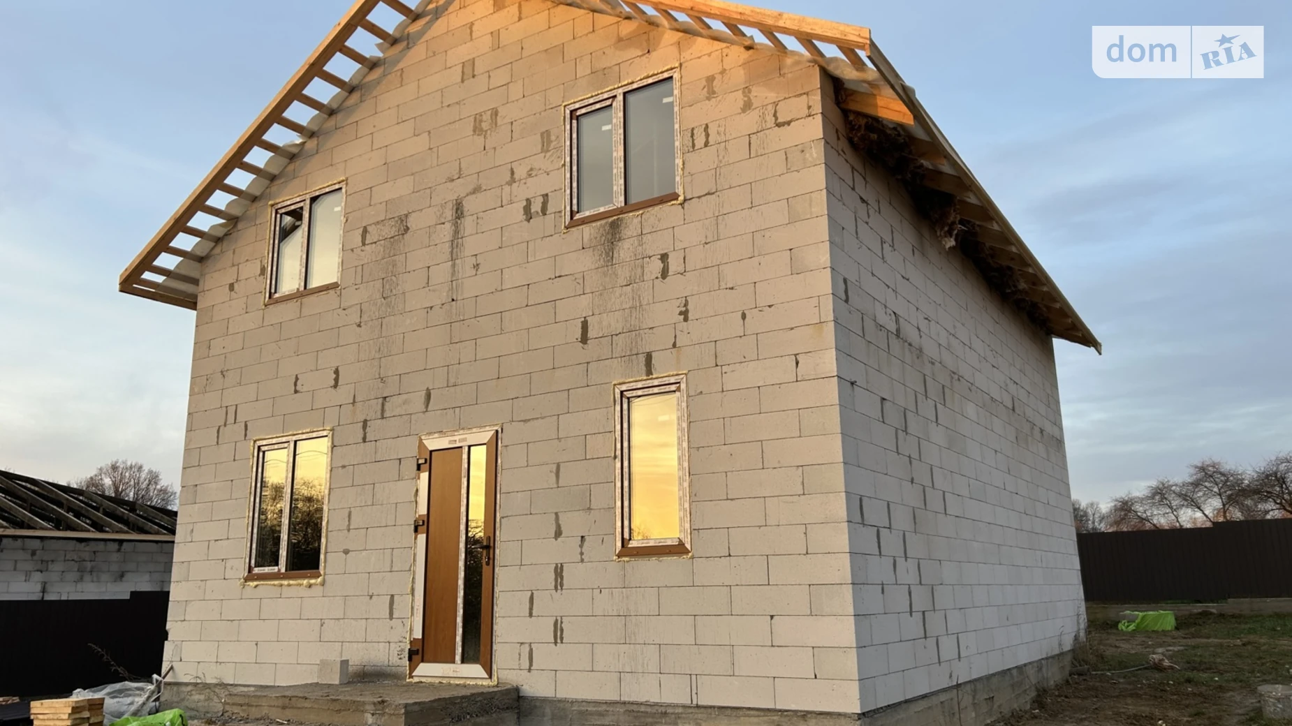 Продается дом на 2 этажа 115 кв. м с бассейном, цена: 80000 $ - фото 2