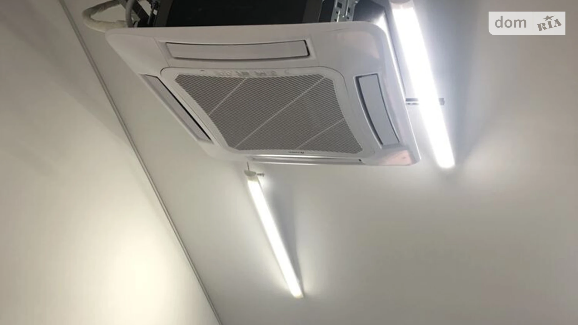 Сдается в аренду офис 63 кв. м в бизнес-центре, цена: 945 $ - фото 5