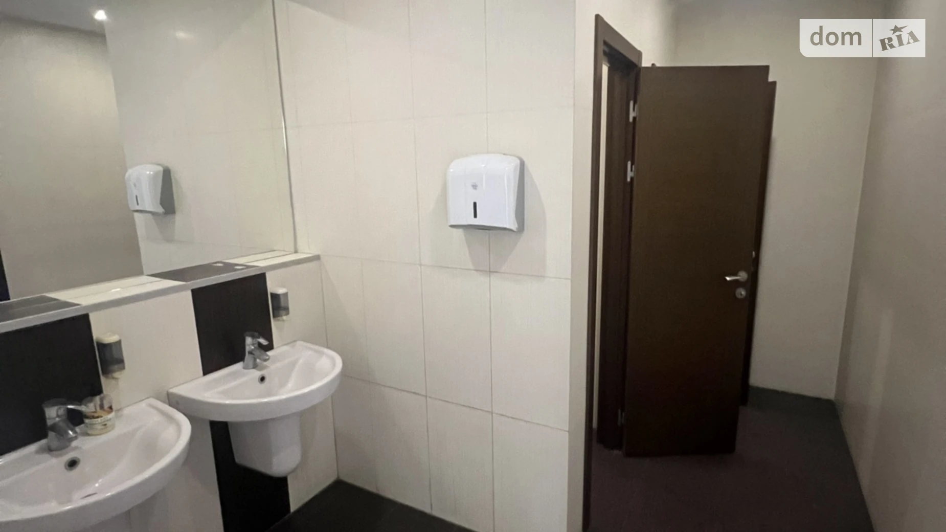 Сдается в аренду офис 740 кв. м в бизнес-центре, цена: 15540 $ - фото 2