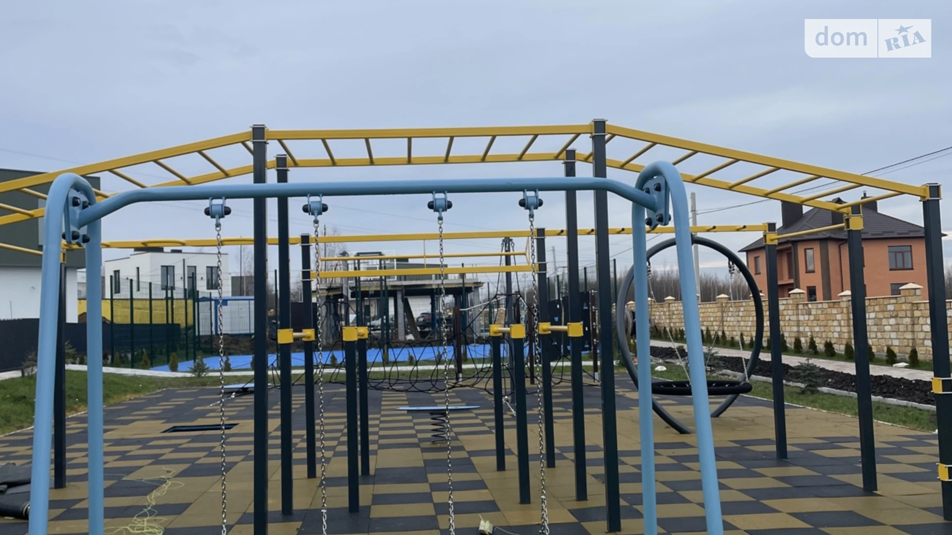 Продается дом на 2 этажа 136 кв. м с балконом, цена: 950 $ - фото 4