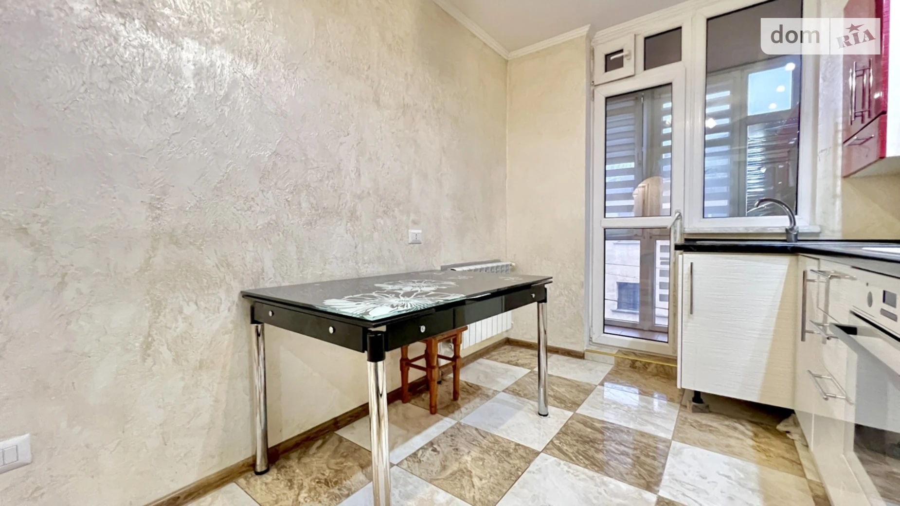 2-комнатная квартира 68 кв. м в Тернополе, ул. Хмельницкого Богдана - фото 4