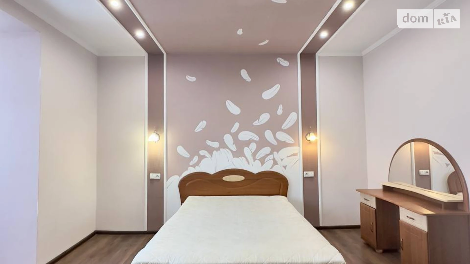 Продается 2-комнатная квартира 68.5 кв. м в Ивано-Франковске, цена: 83000 $ - фото 2