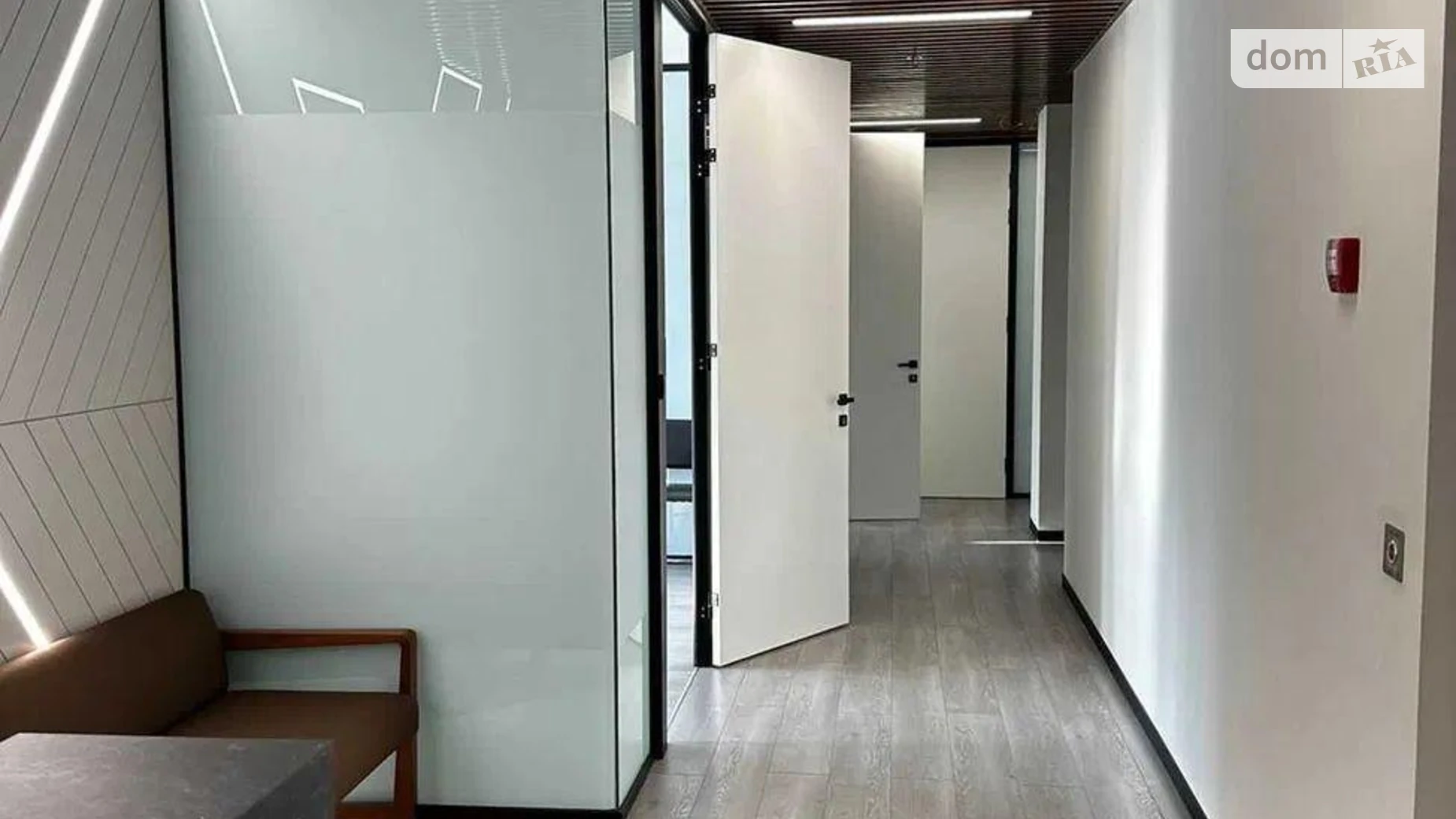 Сдается в аренду офис 250 кв. м в бизнес-центре, цена: 6100 $ - фото 4