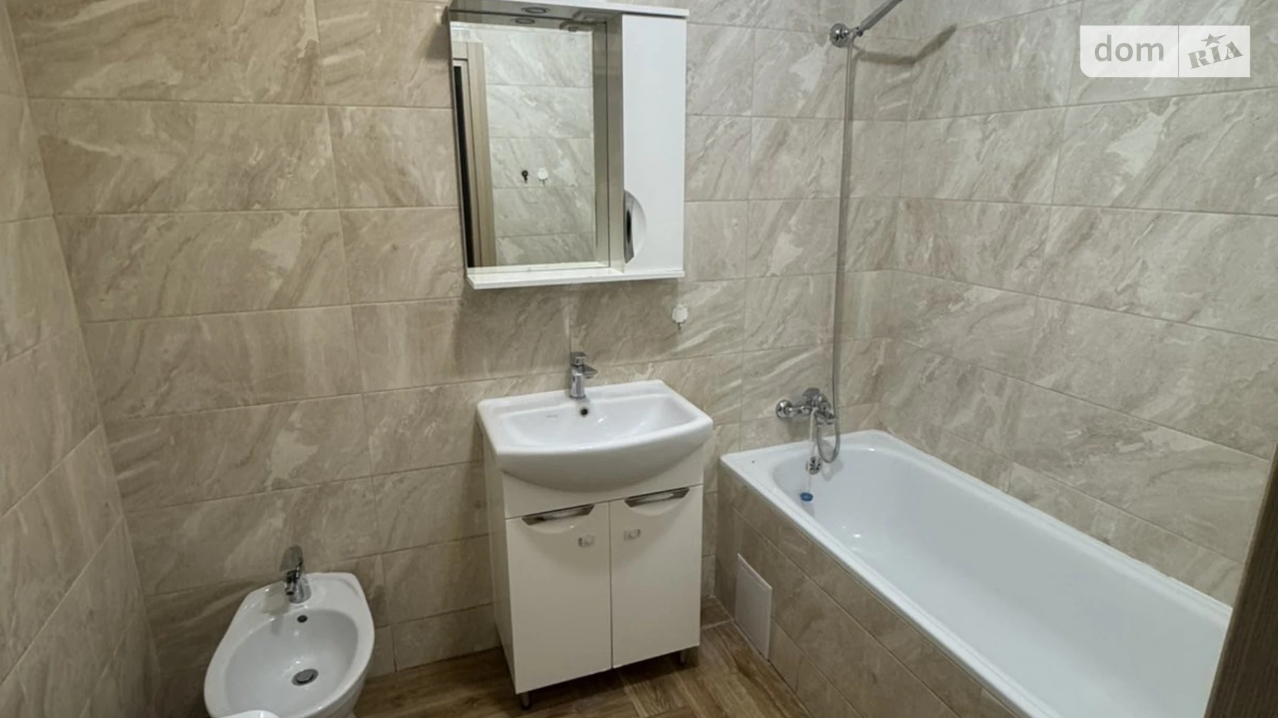 2-комнатная квартира 64 кв. м в Тернополе, ул. Крушельницкой Соломии - фото 5