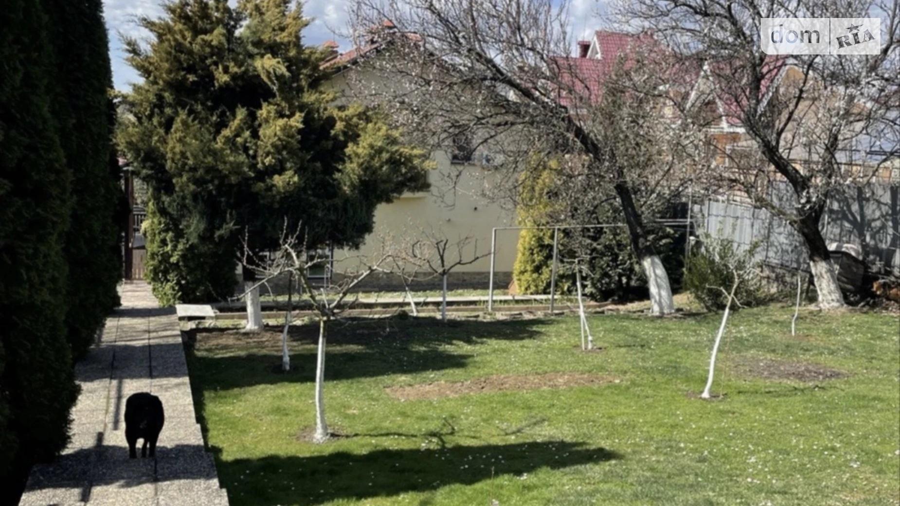 Продается дом на 2 этажа 240 кв. м с бассейном, цена: 350000 $ - фото 4