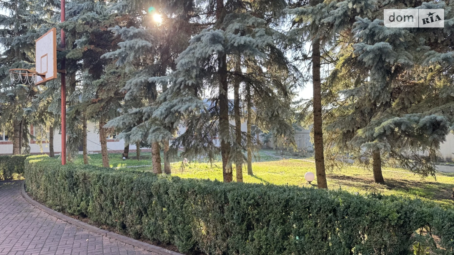 Сдается в аренду дом на 2 этажа 525 кв. м с балконом, цена: 5000 $ - фото 3