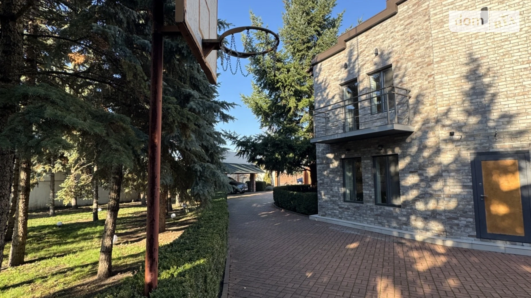 Сдается в аренду дом на 2 этажа 525 кв. м с балконом, цена: 5000 $ - фото 4