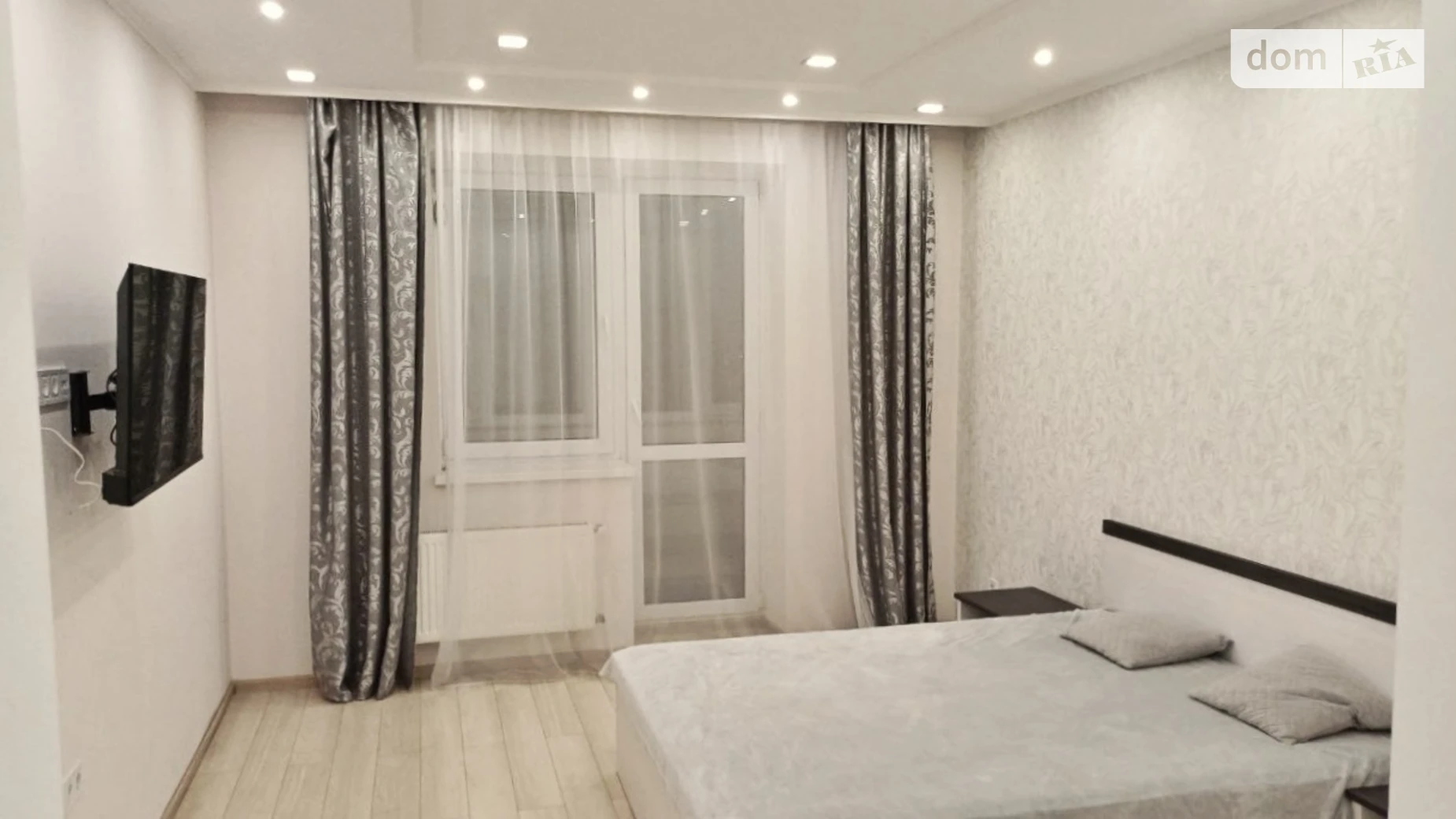 Сдается в аренду 1-комнатная квартира 47 кв. м в Львове, ул. Кравченко Ульяны, 8 - фото 4