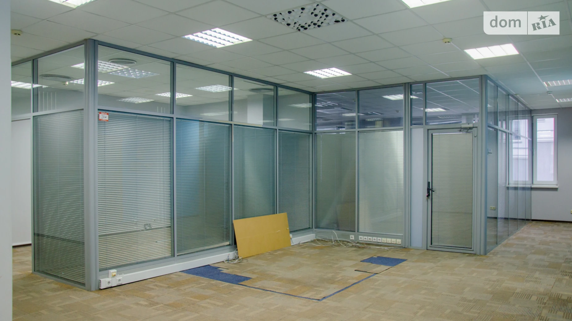 Сдается в аренду офис 985.67 кв. м в бизнес-центре, цена: 8871 $ - фото 3