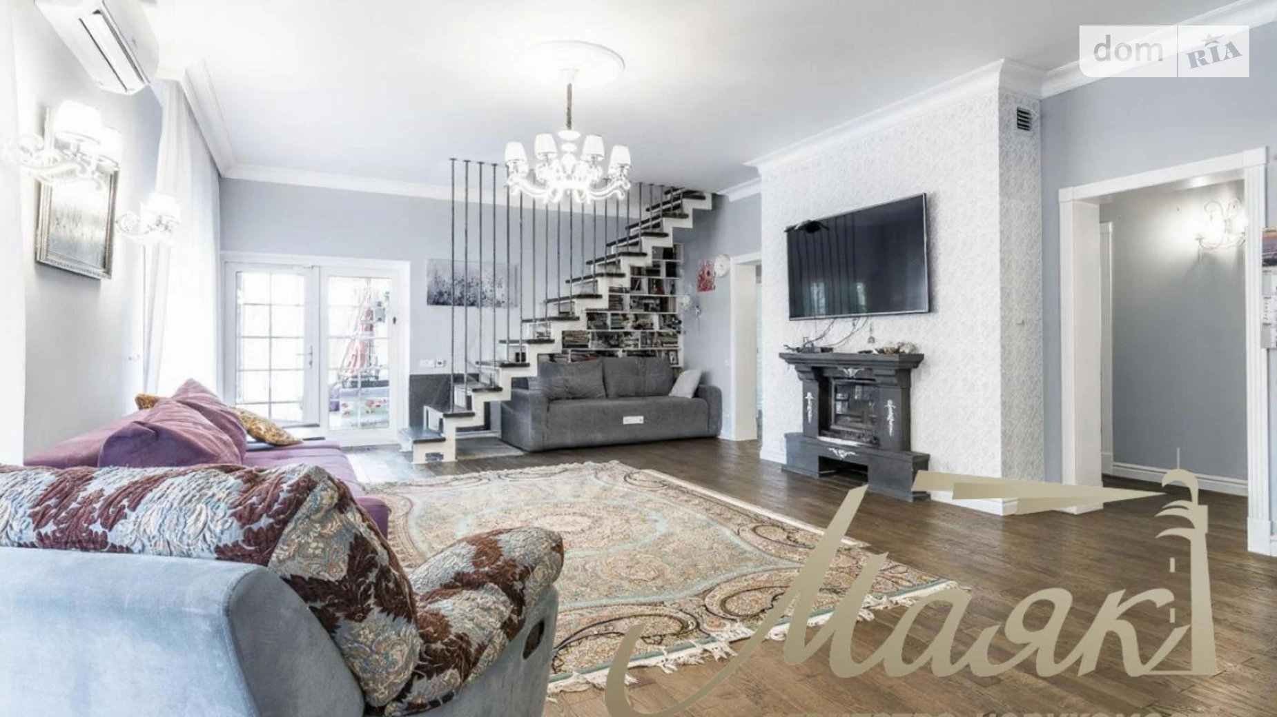 Продается дом на 2 этажа 270 кв. м с камином, цена: 285000 $ - фото 3