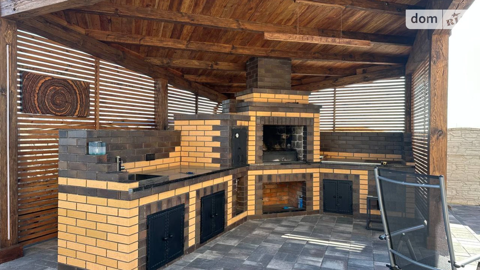 Продается дом на 2 этажа 246.5 кв. м с бассейном, цена: 185000 $ - фото 2