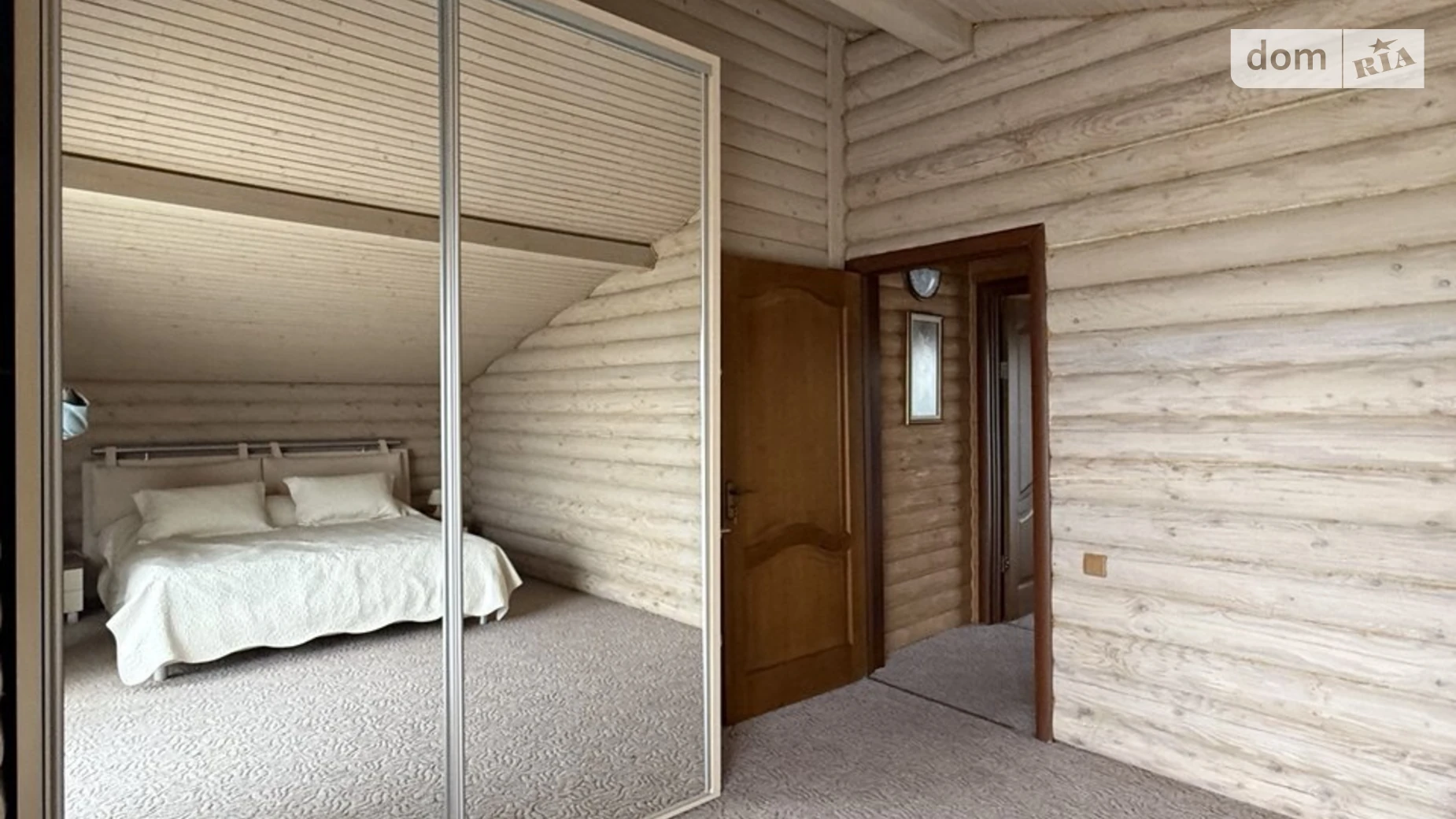 Продается дом на 2 этажа 240 кв. м с бассейном, цена: 130000 $ - фото 2