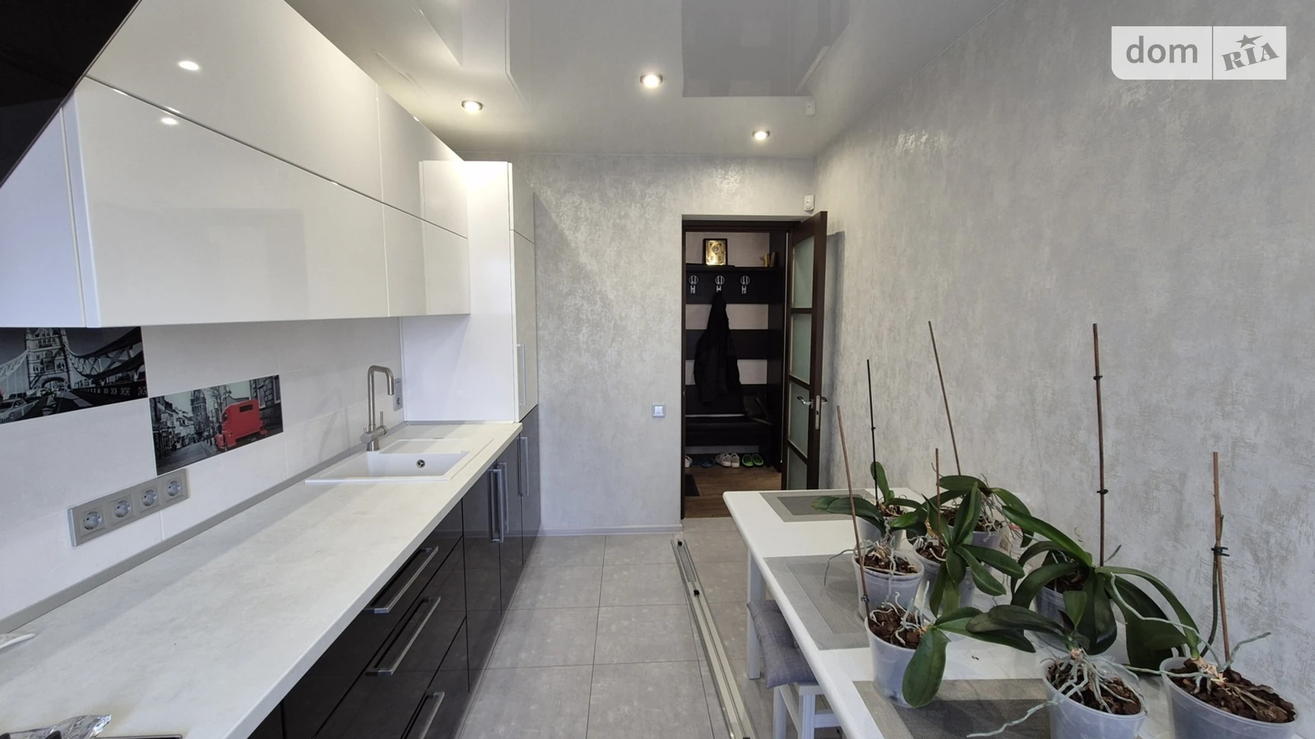 Продается 3-комнатная квартира 66.9 кв. м в Черноморске, ул. Защитников Украины(1 Мая) - фото 2