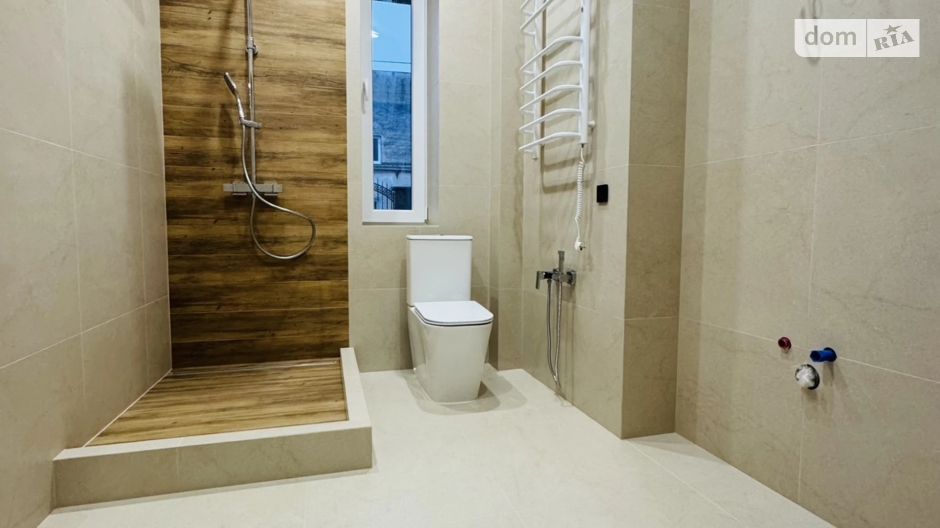 Продается 1-комнатная квартира 58 кв. м в Черновцах, ул. Дмитрия Ковалева(Минина Кузьмы), 14 - фото 2