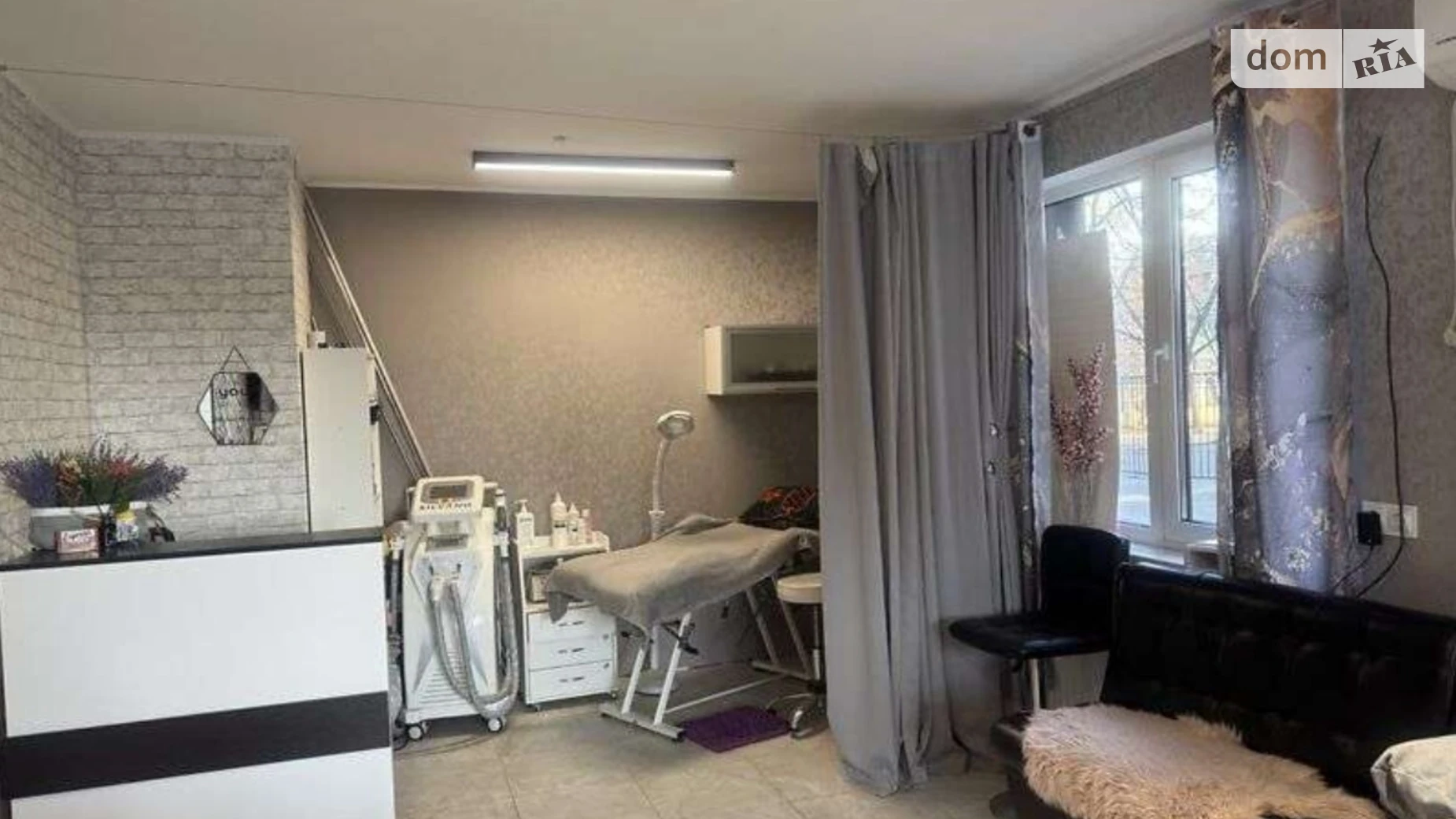 Продается офис 43 кв. м в бизнес-центре, цена: 55000 $ - фото 3