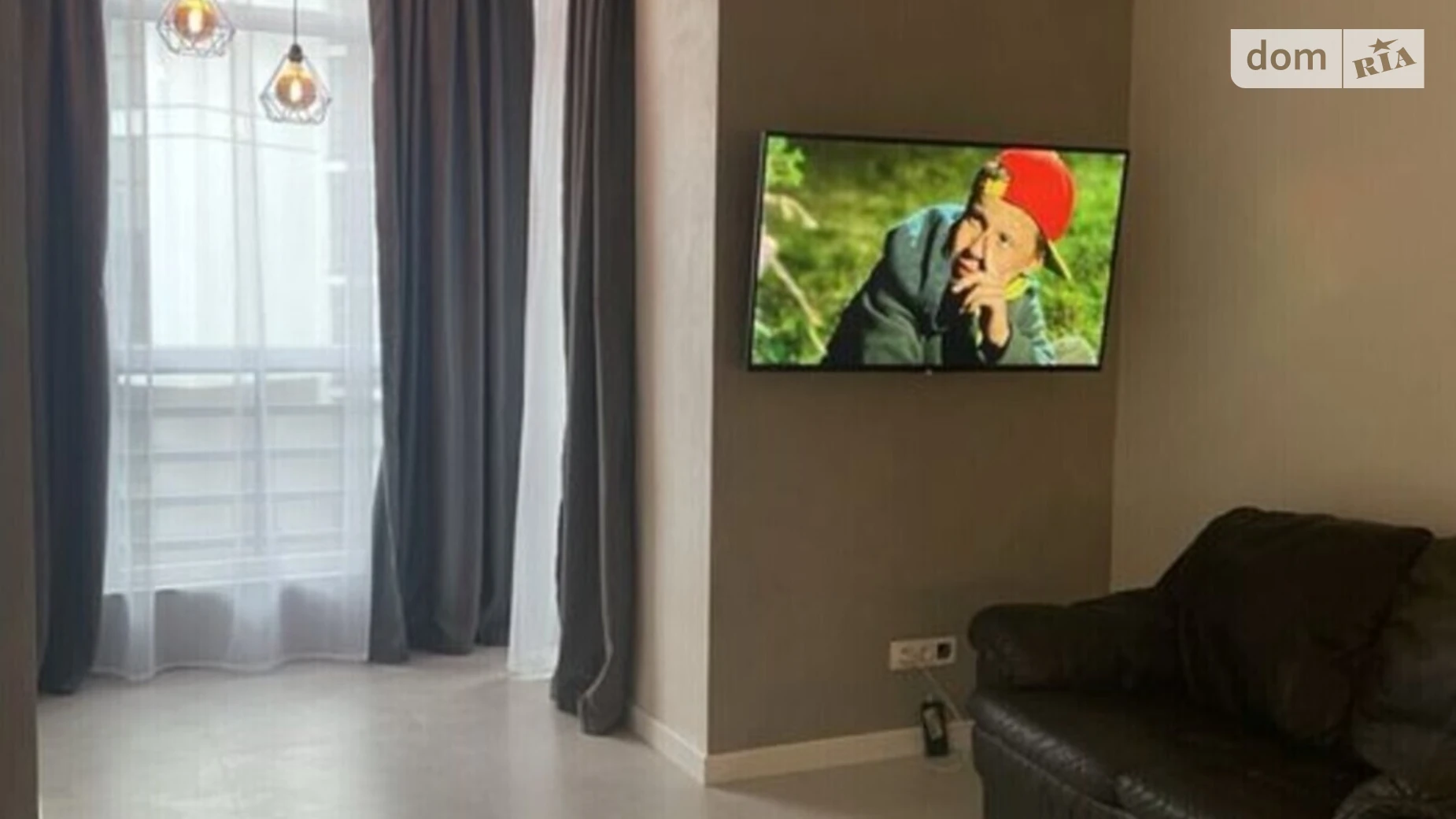 1-комнатная квартира 42 кв. м в Луцке, ул. Спутника - фото 2