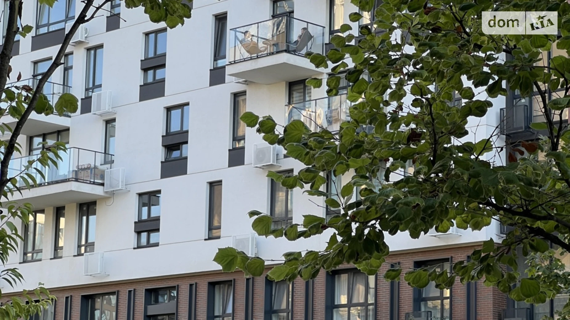 Продается 2-комнатная квартира 78 кв. м в Киеве, ул. Салютная, 2 корпус 7 - фото 2