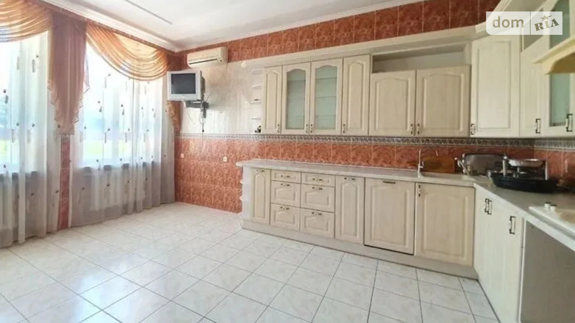 Продается дом на 2 этажа 330 кв. м с садом, цена: 135000 $ - фото 5